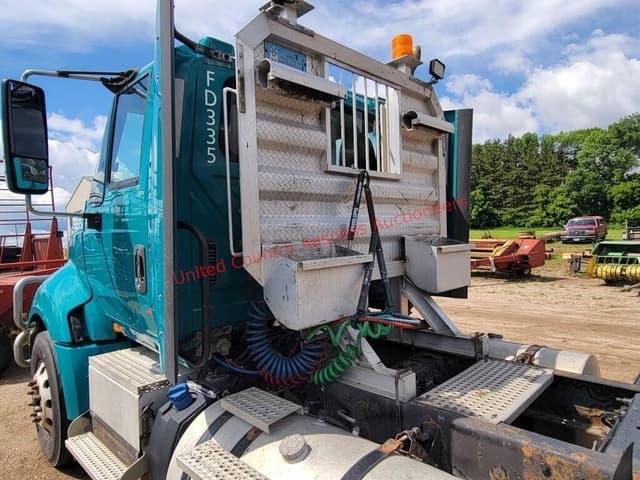 Image of International ProStar equipment image 2