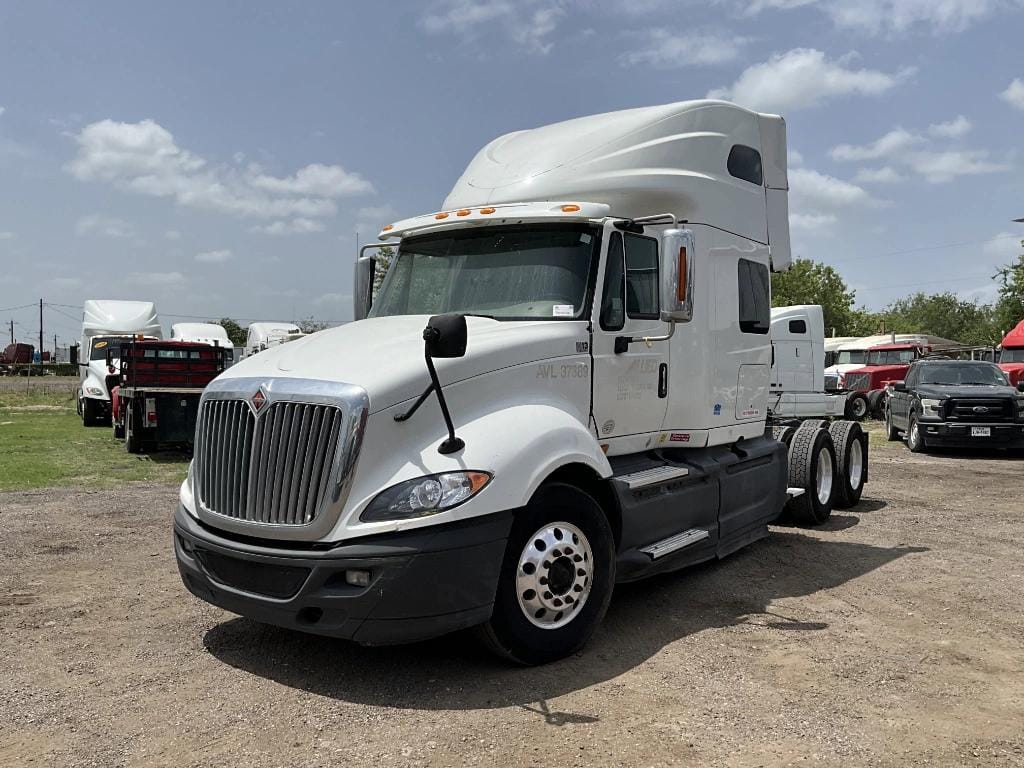 2016 International Prostar Plus Equipment Image0