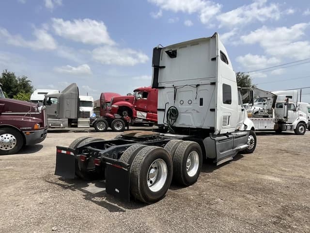 Image of International Prostar Plus equipment image 4
