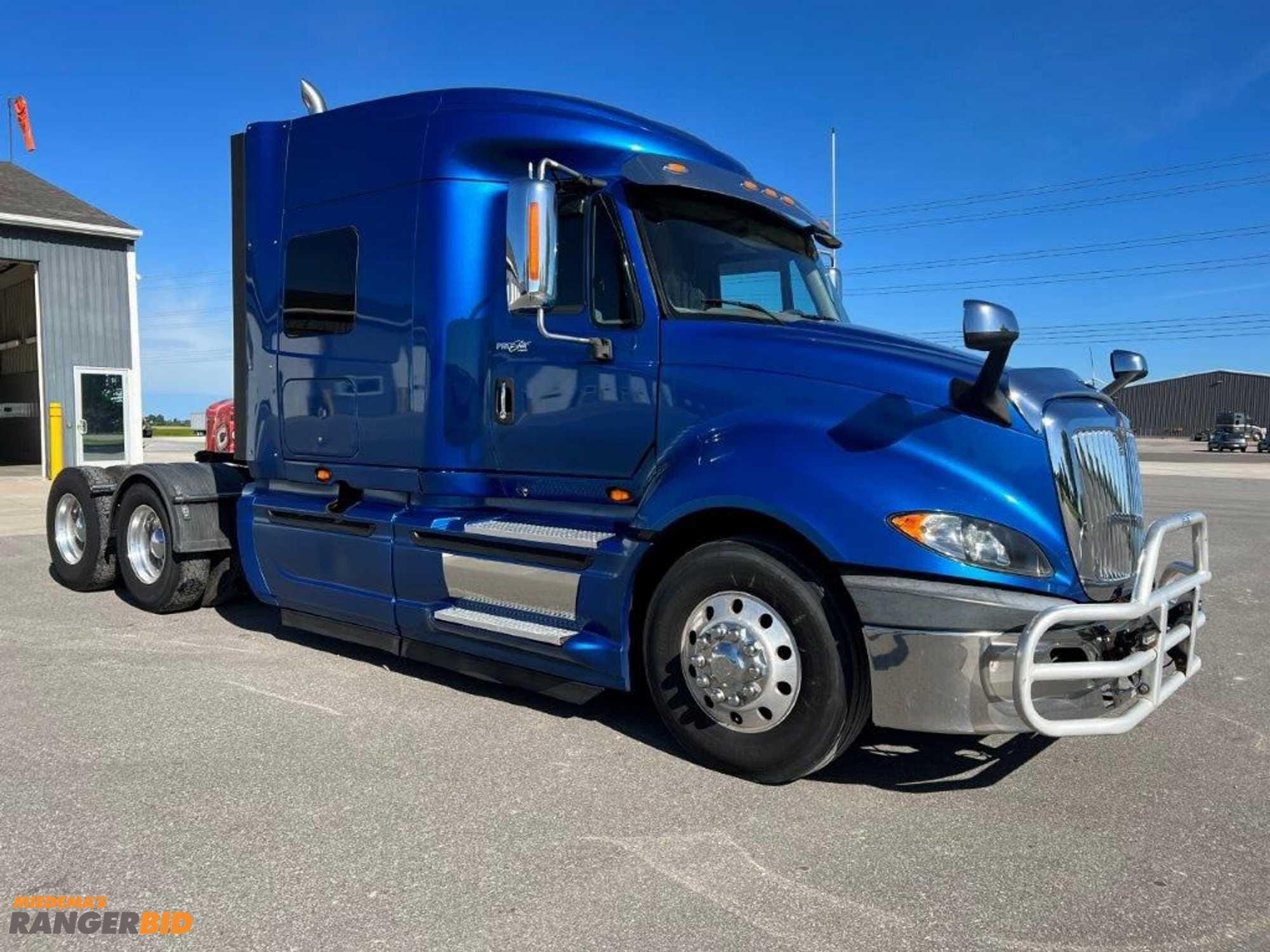 Main image International ProStar Plus 122