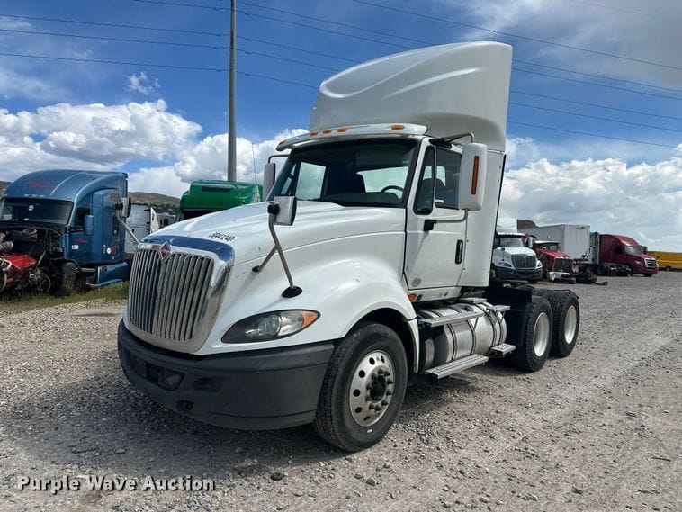 2016 International Prostar Plus Equipment Image0