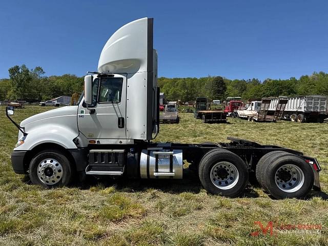 Image of International ProStar Plus 122 equipment image 4