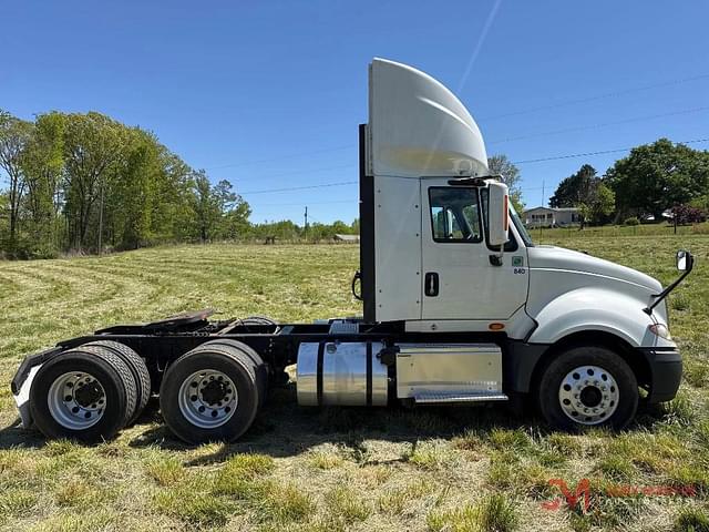 Image of International ProStar Plus 122 equipment image 1