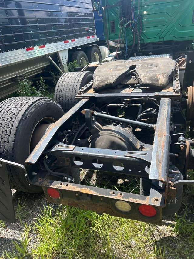 Image of International ProStar Plus 122 equipment image 4