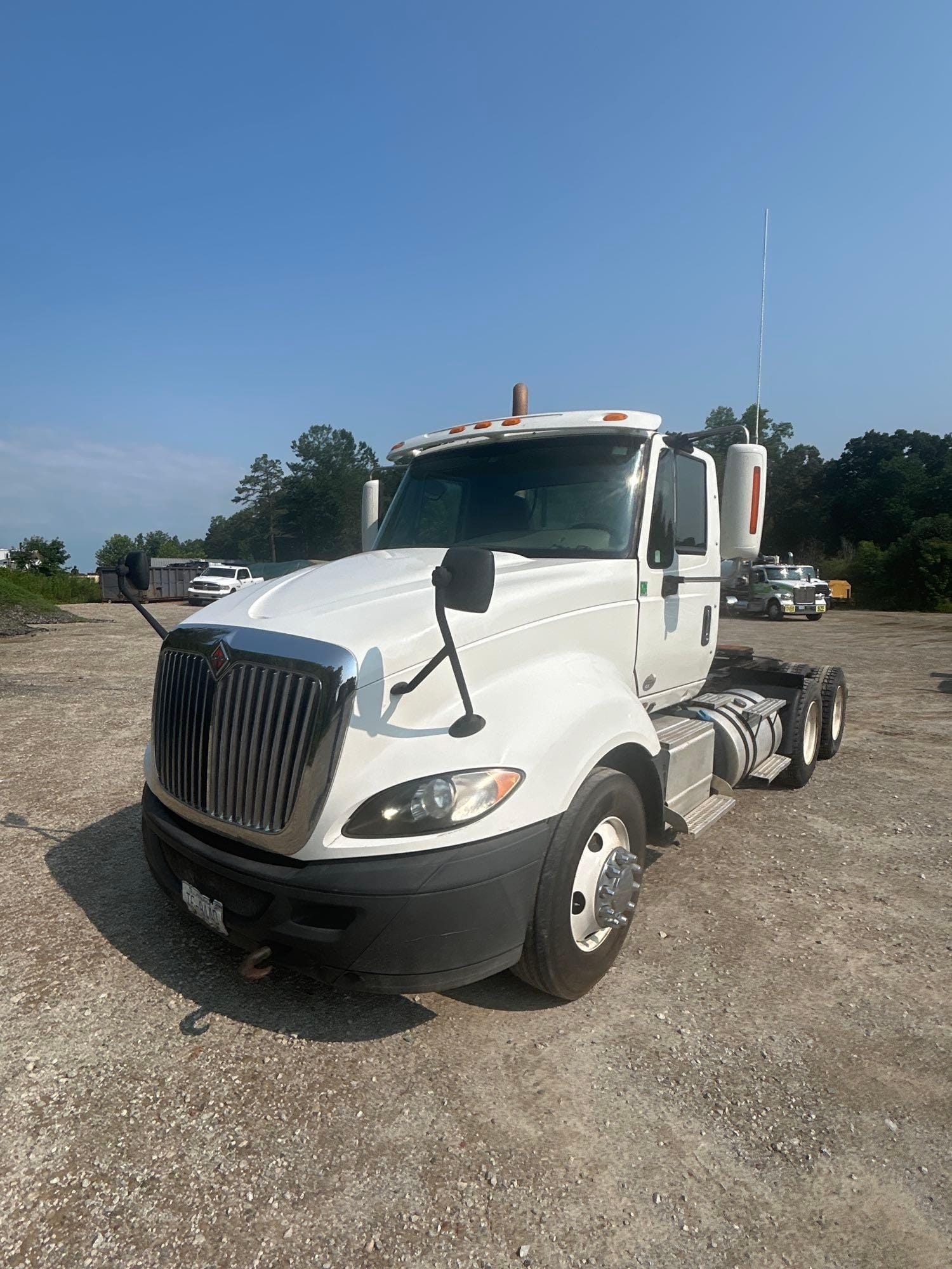 2016 International ProStar Plus 122 Equipment Image0