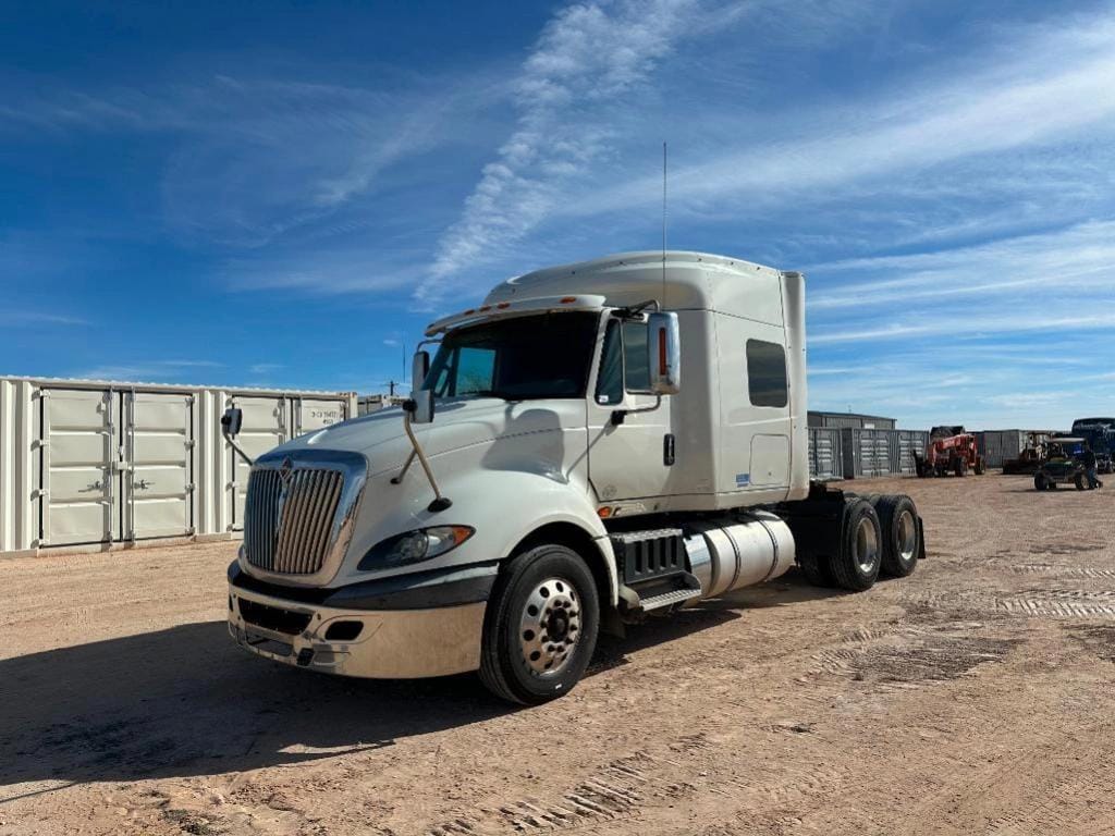 Main image International ProStar Plus 122