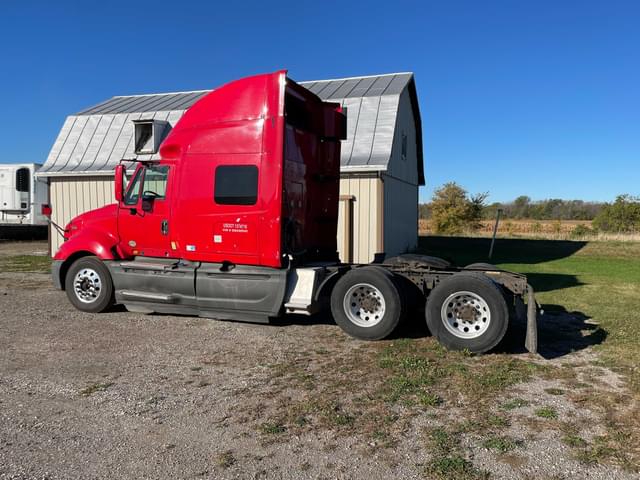 Image of International ProStar Plus 122 equipment image 2