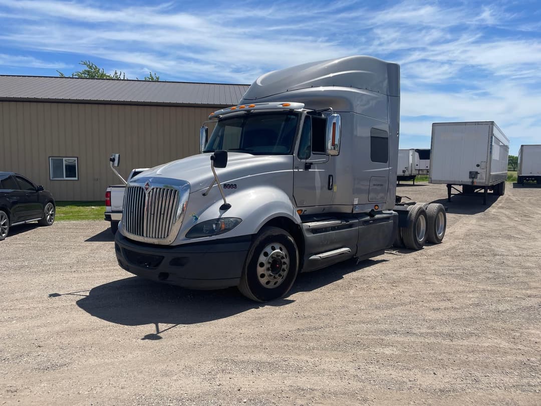 Image of International ProStar Plus 122 Primary image
