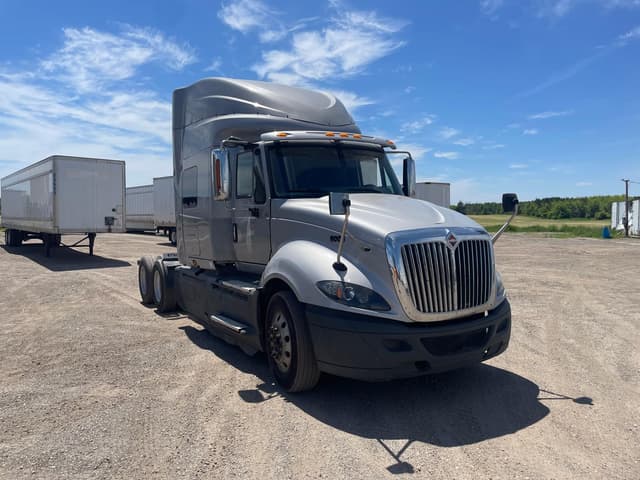 Image of International ProStar Plus 122 equipment image 2