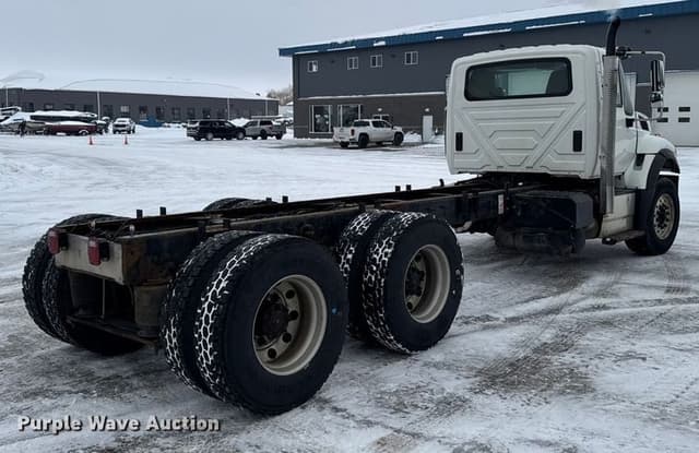 Image of International SF637 equipment image 4