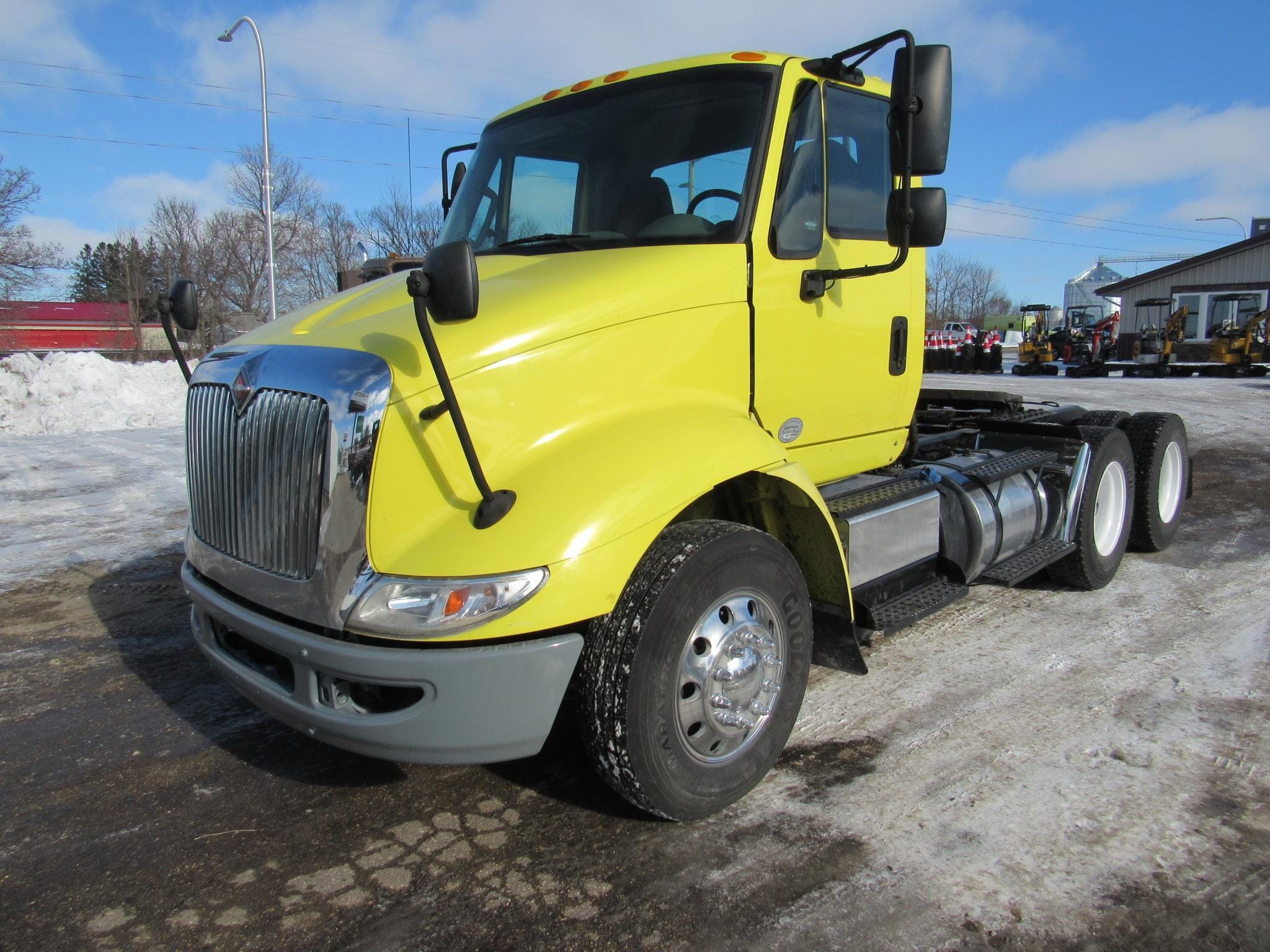 2016 International  Transtar 8600 Equipment Image0