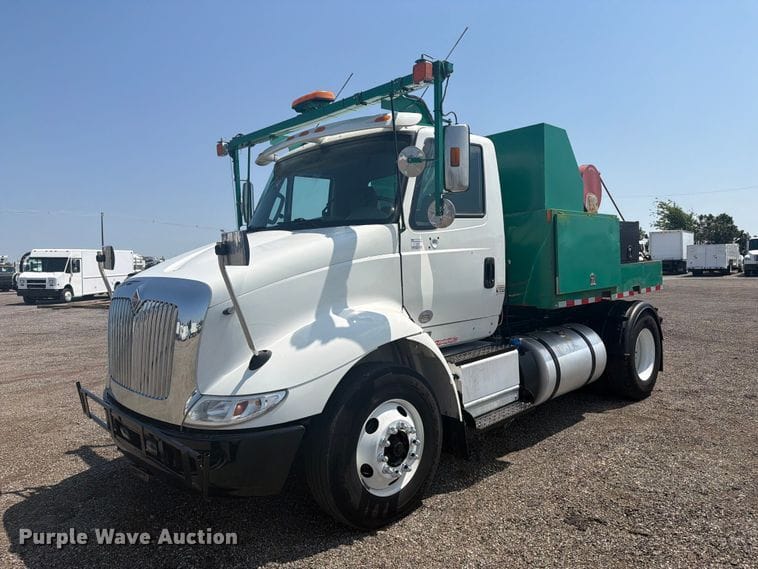 2016 International  Transtar 8600 Equipment Image0
