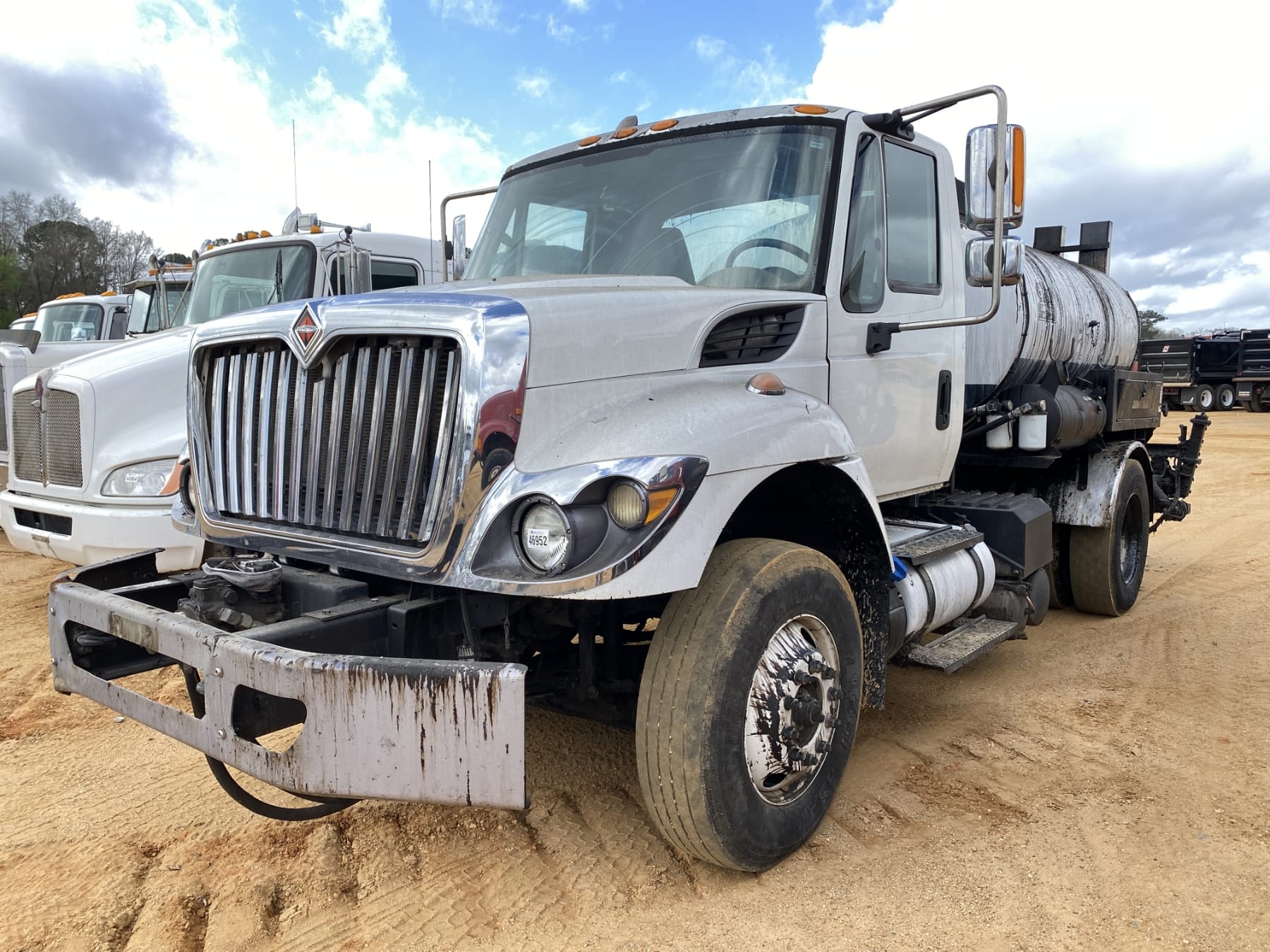 2016 International Workstar 7300 Equipment Image0