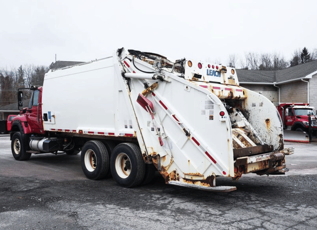 Image of International WorkStar 7600 equipment image 2