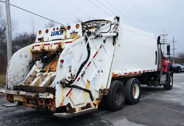 Image of International WorkStar 7600 equipment image 3