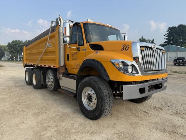 Image of International WorkStar 7600 equipment image 2