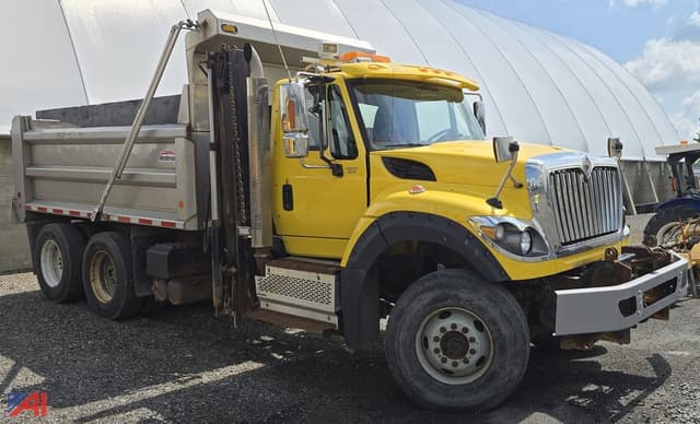 Image of International WorkStar 7600 equipment image 1