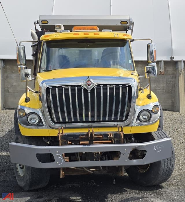 Image of International WorkStar 7600 equipment image 2