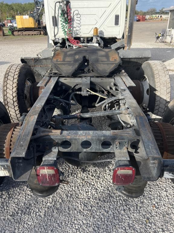 Image of International WorkStar 7600 equipment image 4