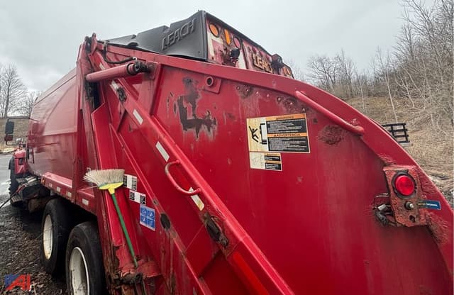 Image of International WorkStar 7600 equipment image 1