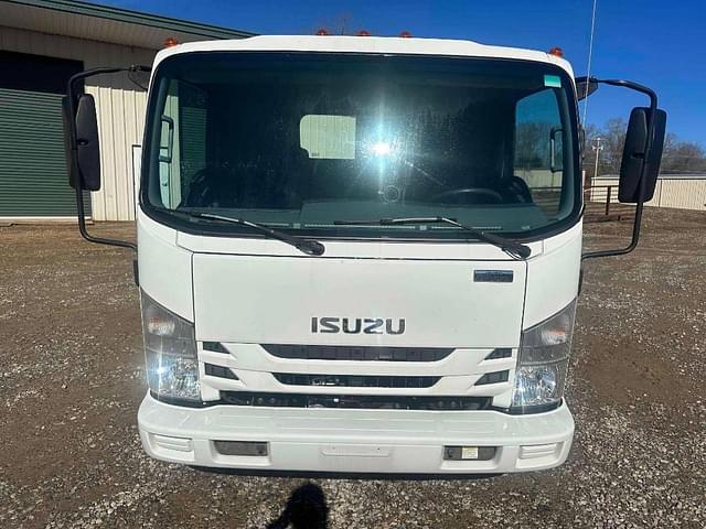 Image of Isuzu NPR equipment image 2