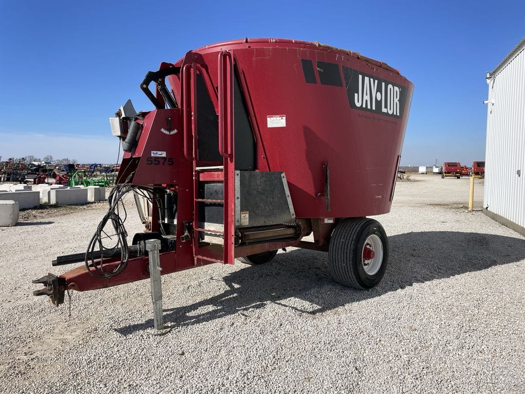 2016 Jaylor 5575 Equipment Image0