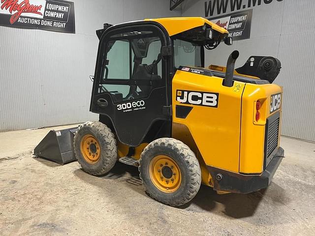 Image of JCB 300 equipment image 2