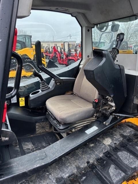 Image of JCB 320T equipment image 4