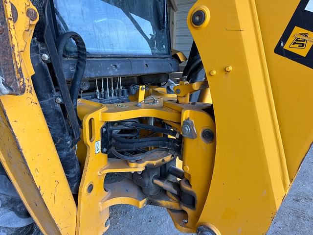 Image of JCB 3CX equipment image 4