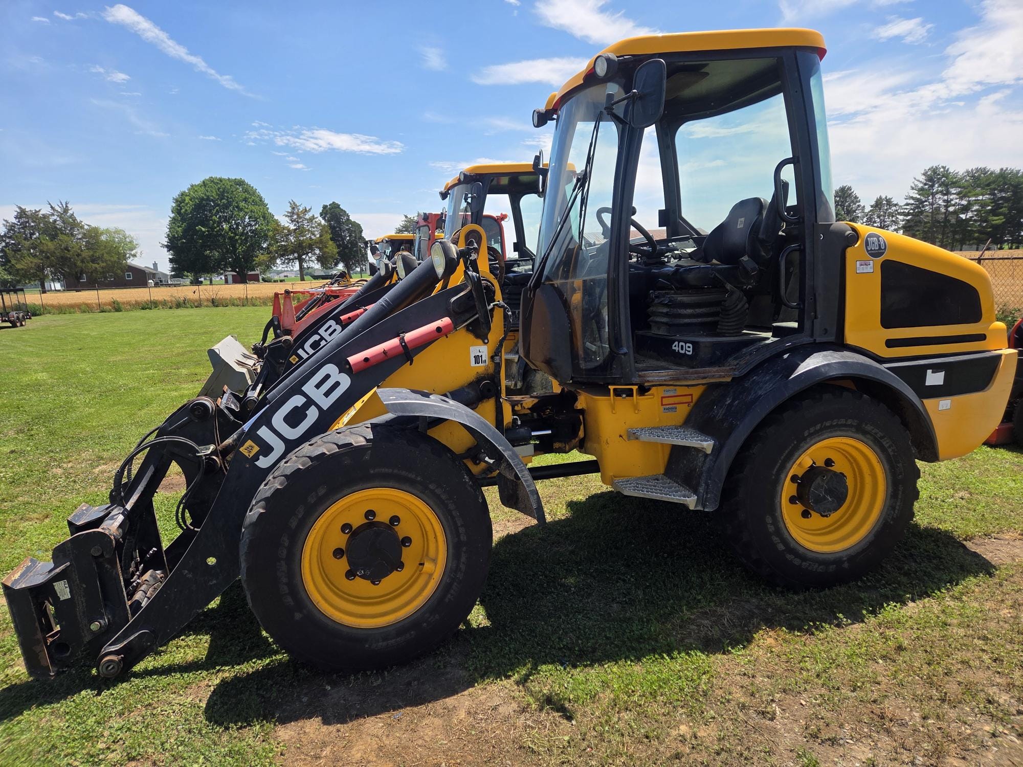2016 JCB 409 Equipment Image0