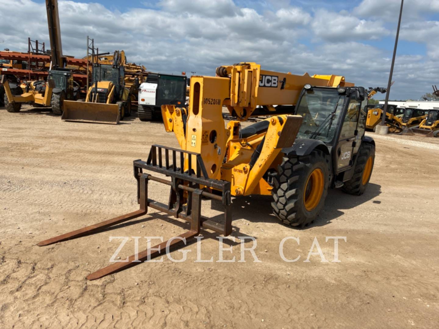 2016 JCB 510-56 Equipment Image0