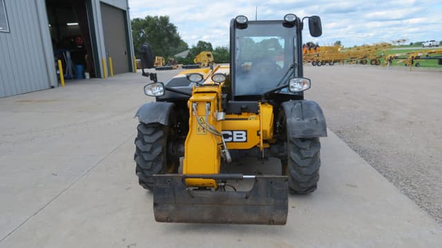 Image of JCB 525-60 Agri Plus equipment image 2