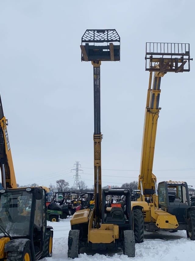 Image of JCB 525-60 equipment image 2