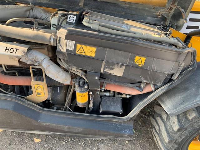 Thumbnail image JCB 525-60 38