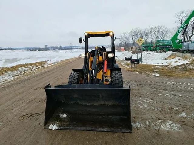 Image of JCB 407 equipment image 2