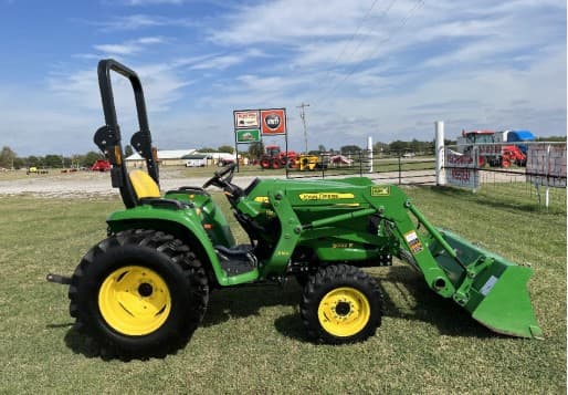 Image of John Deere 3032E Image 1