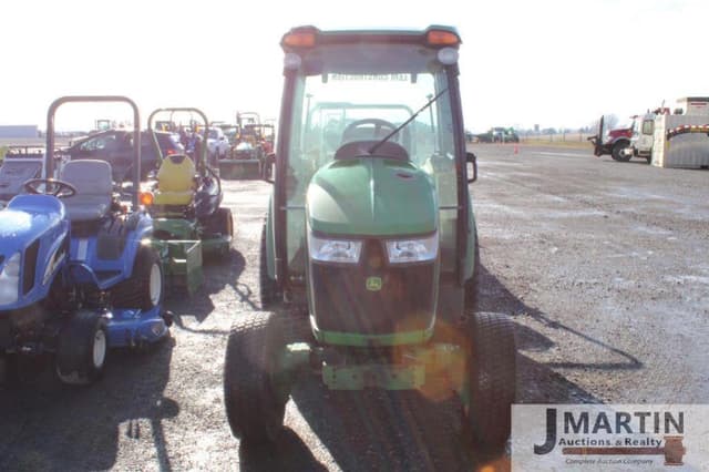 Image of John Deere 3033R equipment image 4