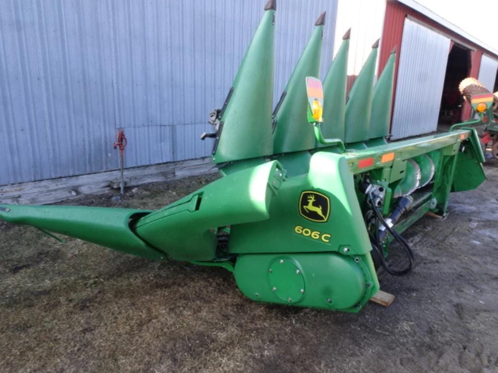 2016 John Deere 606C Equipment Image0