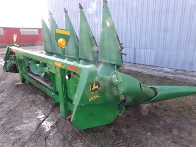 Image of John Deere 606C equipment image 1