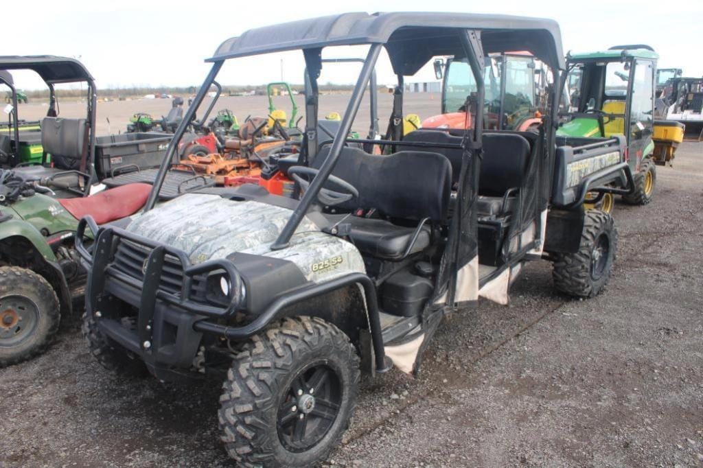 2016 John Deere Gator XUV 825i S4 Equipment Image0