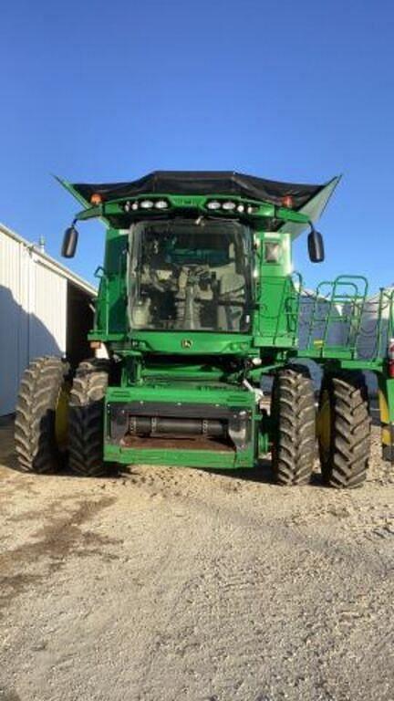 Image of John Deere S670 equipment image 1