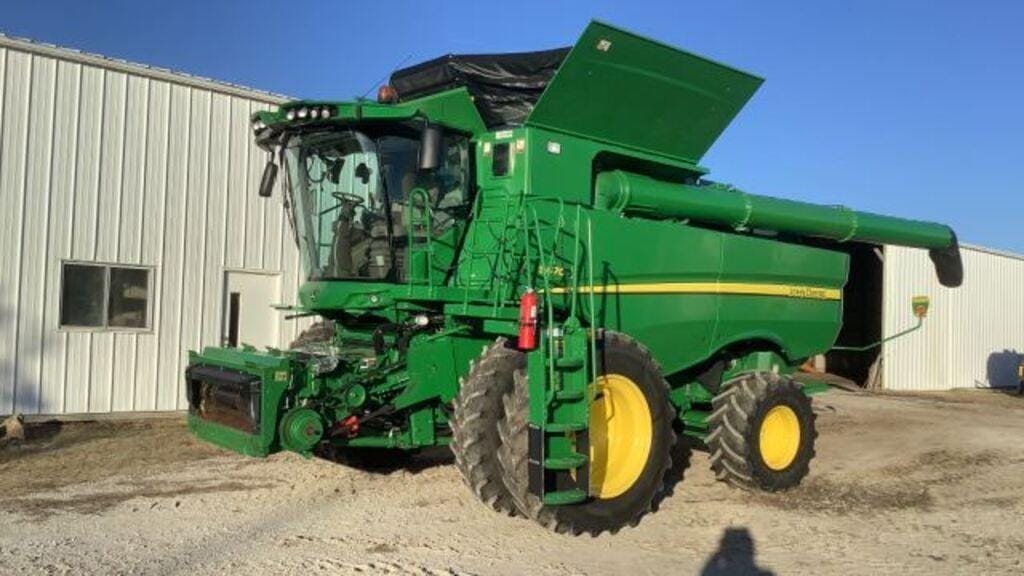 Main image John Deere S670