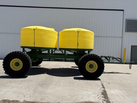 Image of JD Skiles Row Tracker 2600 equipment image 2