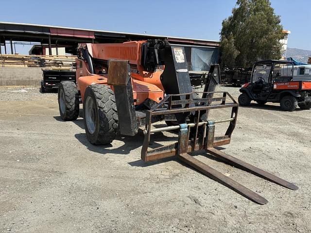 Image of JLG 10054 equipment image 1