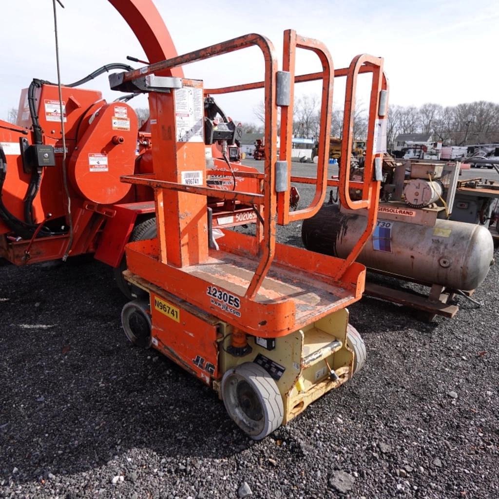 Image of JLG 1230ES Image 0