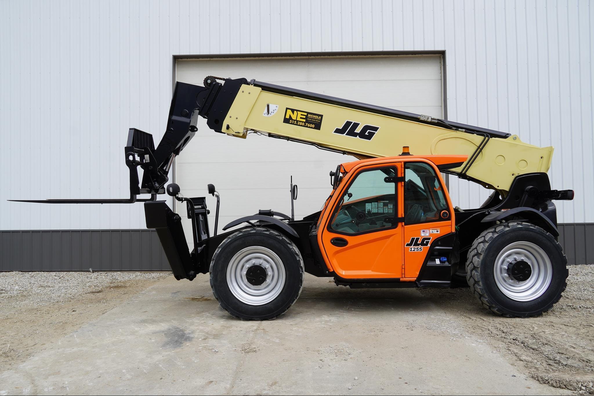Main image JLG 1255