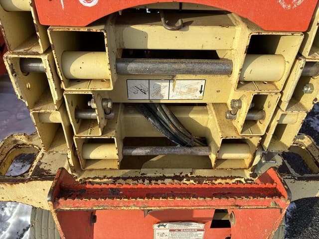 Image of JLG 1932RS equipment image 4
