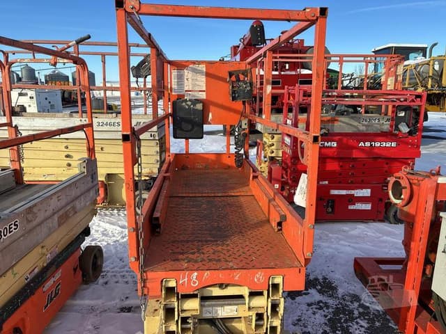 Image of JLG 1932RS equipment image 2