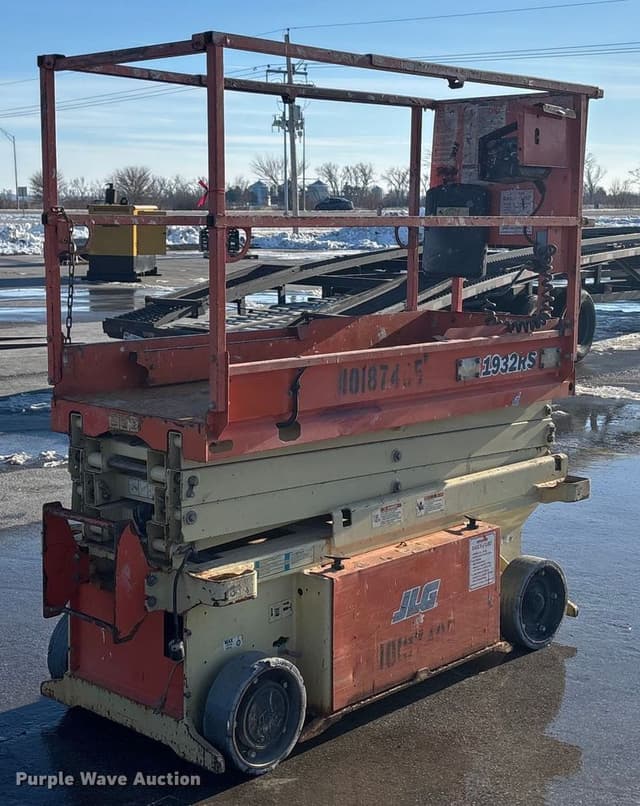 Image of JLG 1932RS equipment image 4