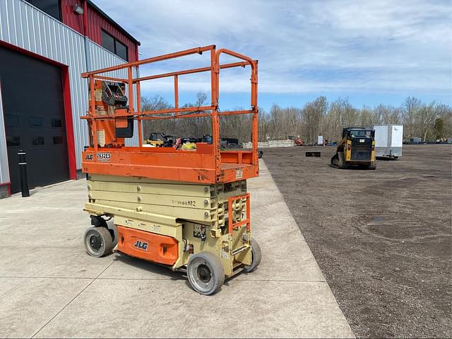 Image of JLG 2632ES equipment image 2